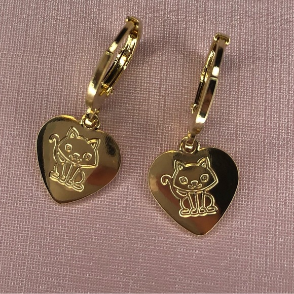 Hoop Earrings - Cat - 18K Gold Filled - Picture 3 of 3